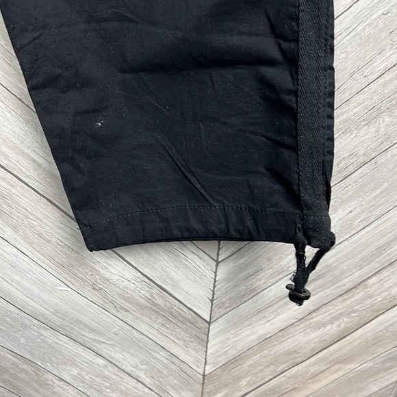 Blossom and Clover Ladies Capris - Picture 3 of 12